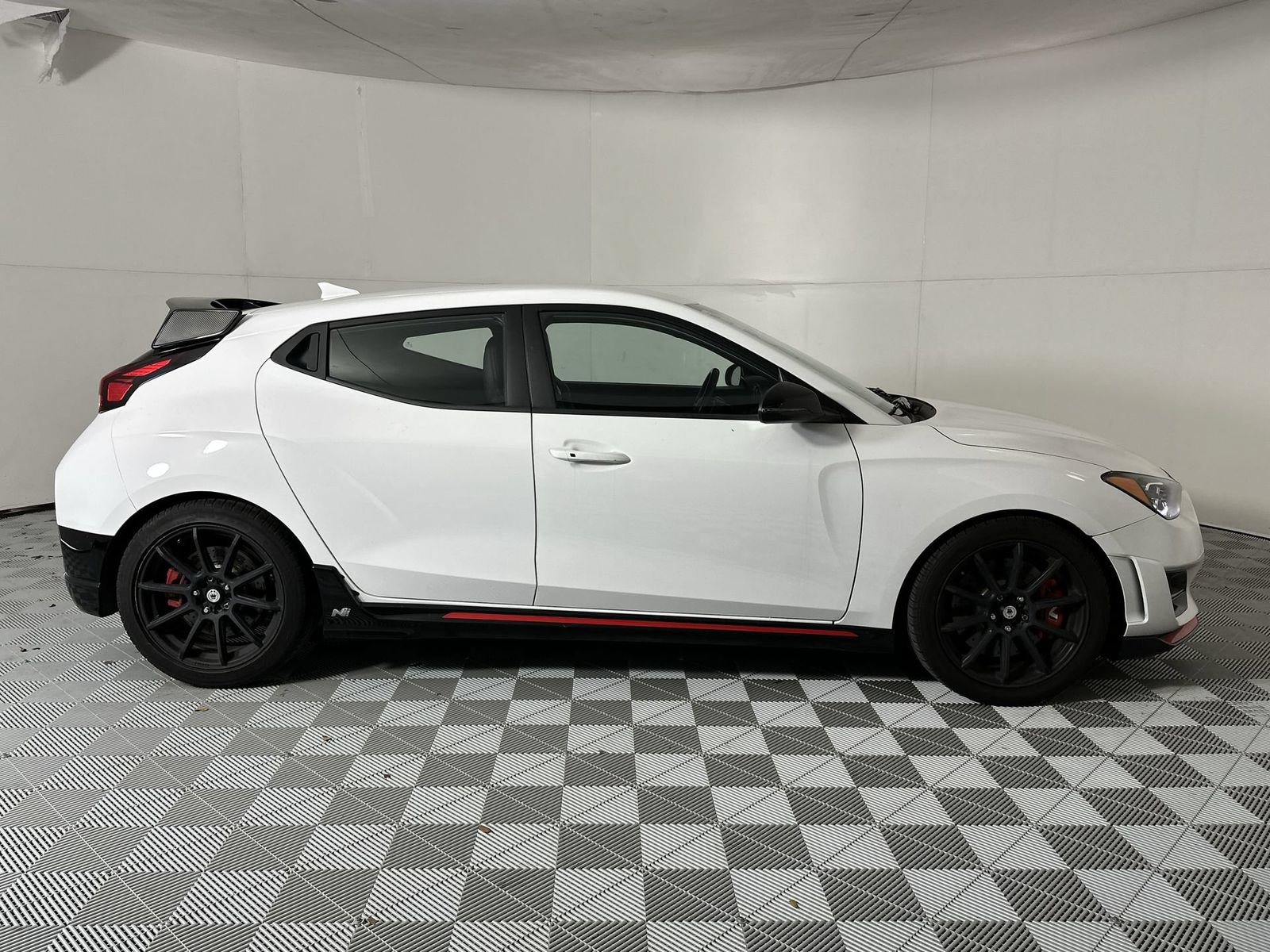 Used 2022 Hyundai Veloster N FWD image 9