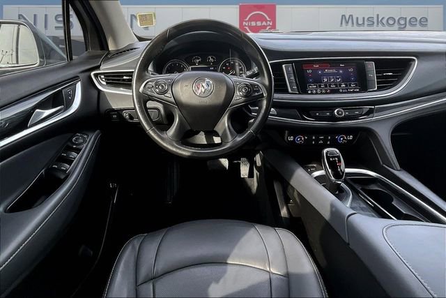 Used 2020 Buick Enclave Essence w/ LPO, Luxury Package AWD/4WD image 8