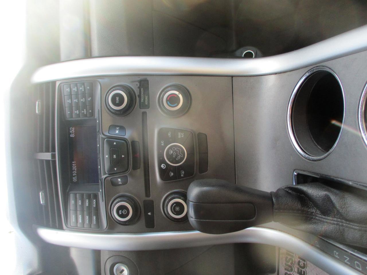 Used 2012 Ford Edge SE image 12