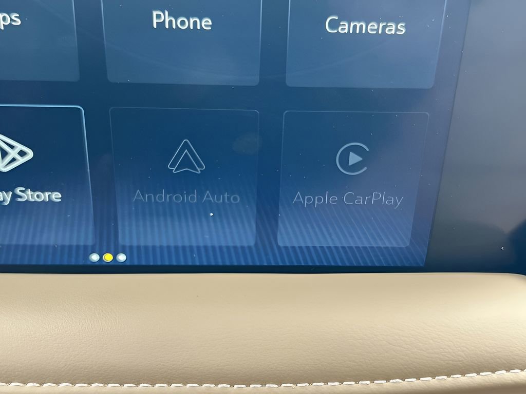 Used 2024 Chevrolet Suburban Premier image 32