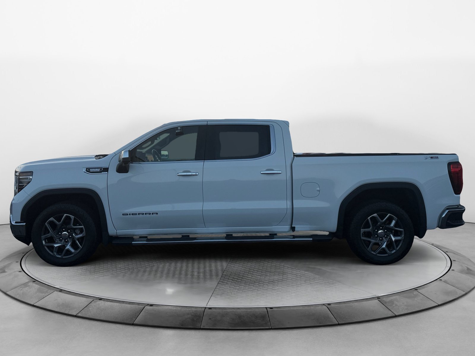 Used 2022 GMC Sierra 1500 SLT w/ SLT Premium Plus Package AWD/4WD image 3