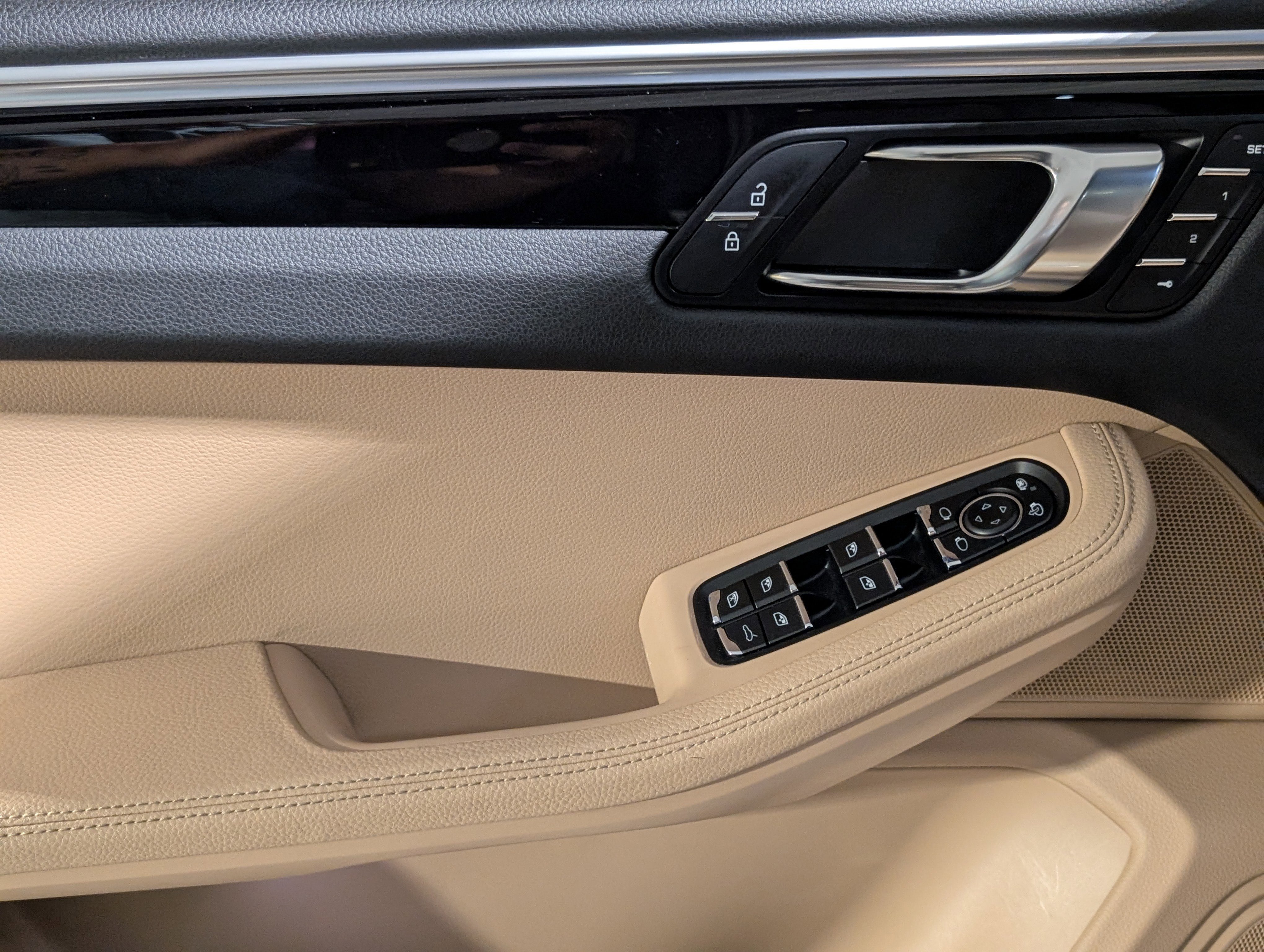 Used 2020 Porsche Macan image 20