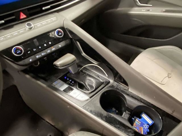 Used 2023 Hyundai Elantra SEL w/ Convenience Package image 17
