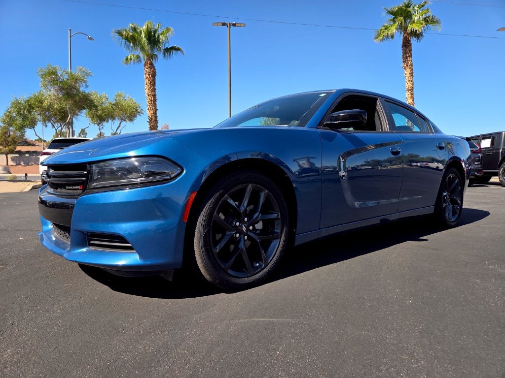 Used 2023 Dodge Charger SXT w/ Blacktop Package RWD image 2