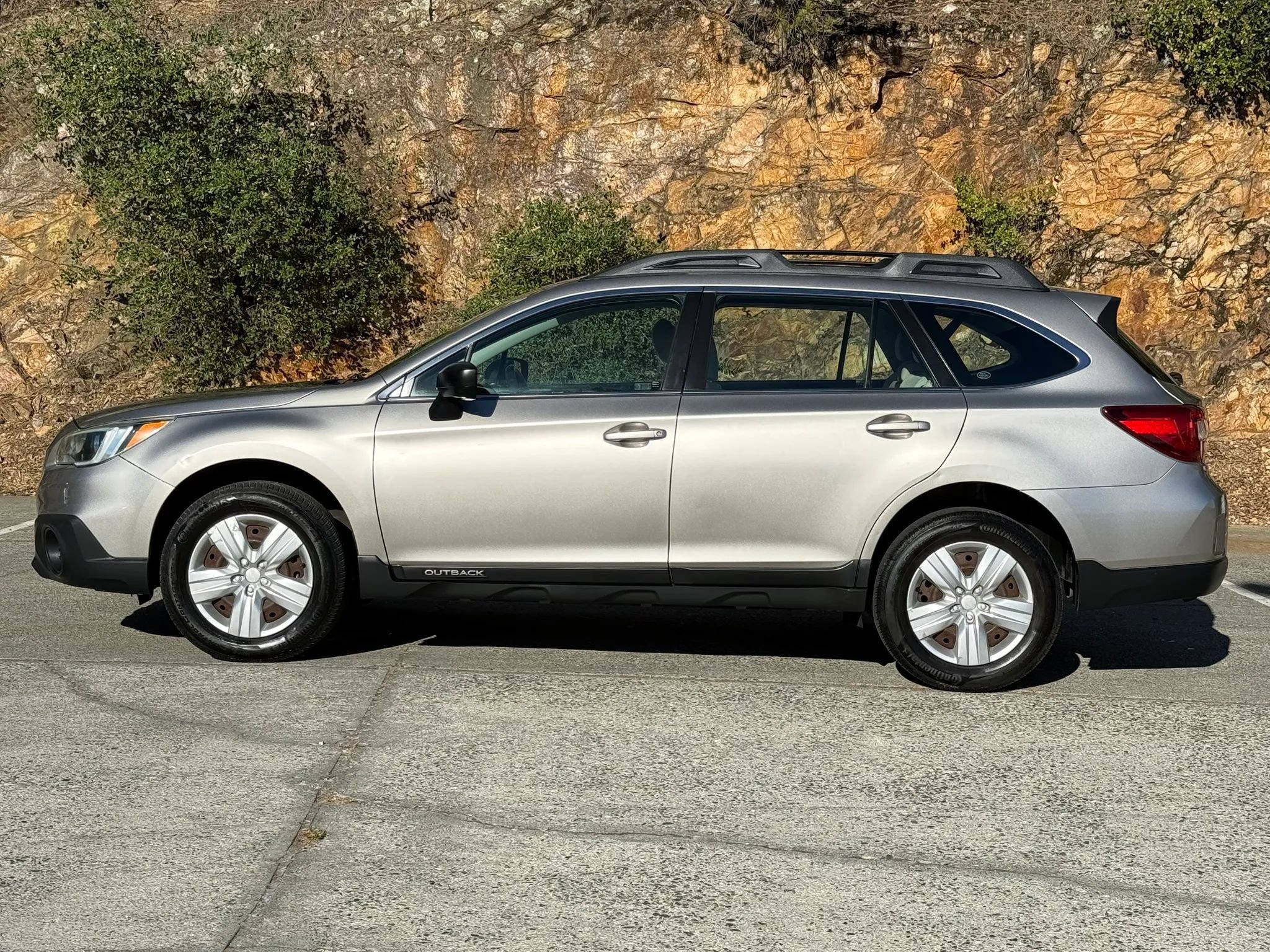 Used 2015 Subaru Outback 2.5i AWD/4WD image 2