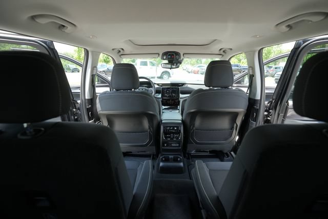 Used 2022 Jeep Grand Cherokee L Laredo w/ Luxury Tech Group I AWD/4WD image 26
