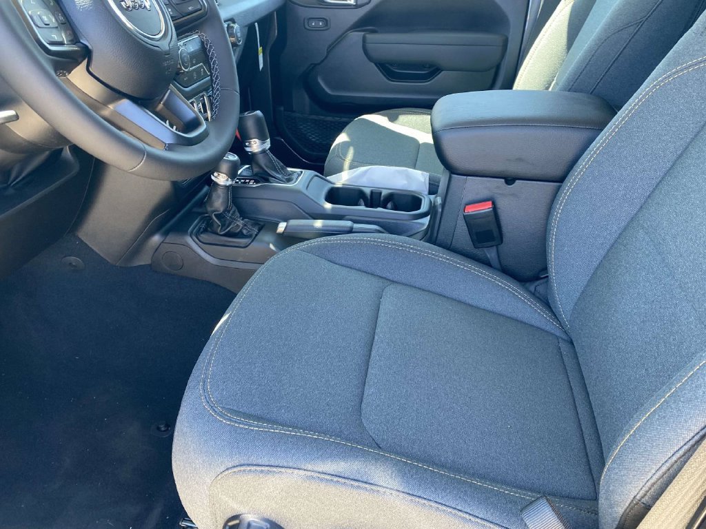 New 2026 Jeep Gladiator Sport AWD/4WD image 40