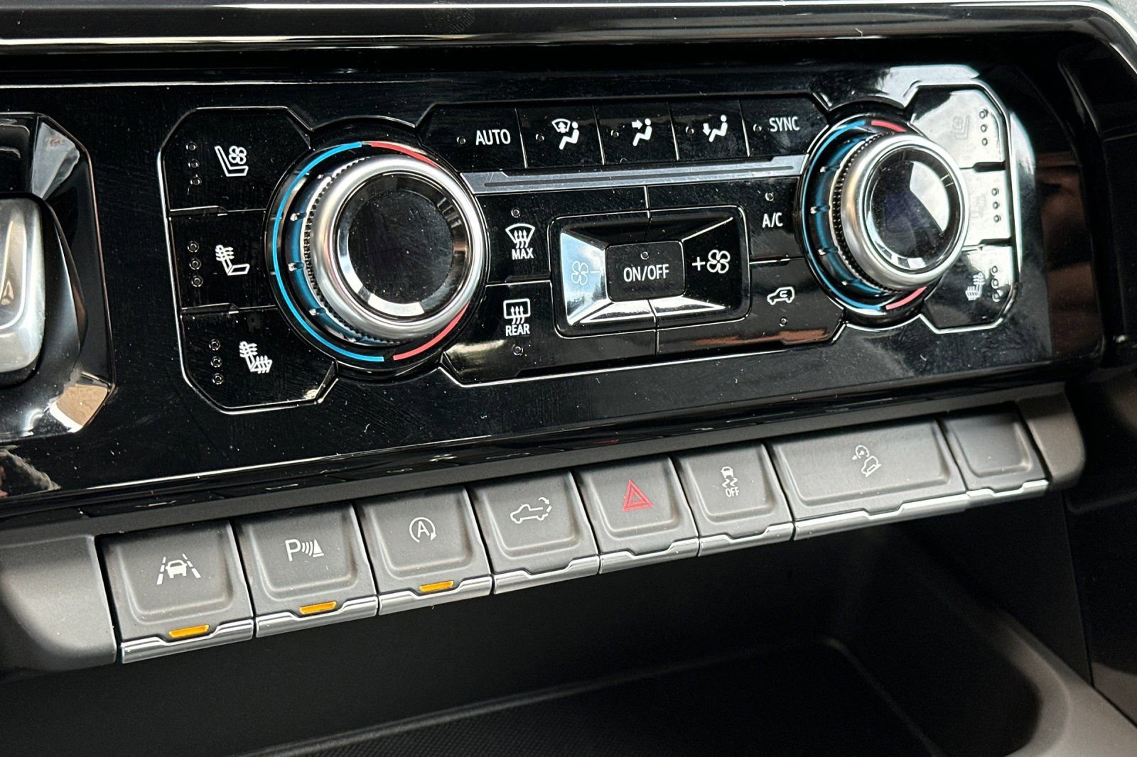 Certified 2025 GMC Sierra 1500 AT4 image 20