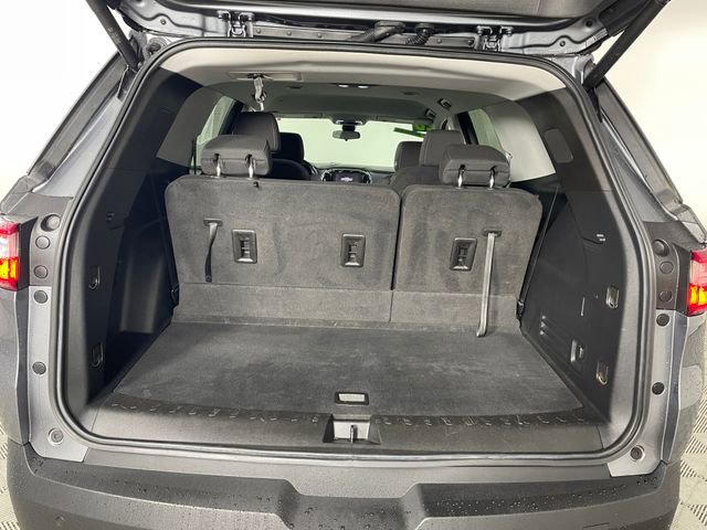 Used 2020 Chevrolet Traverse LT w/ Driver Confidence II Package image 16