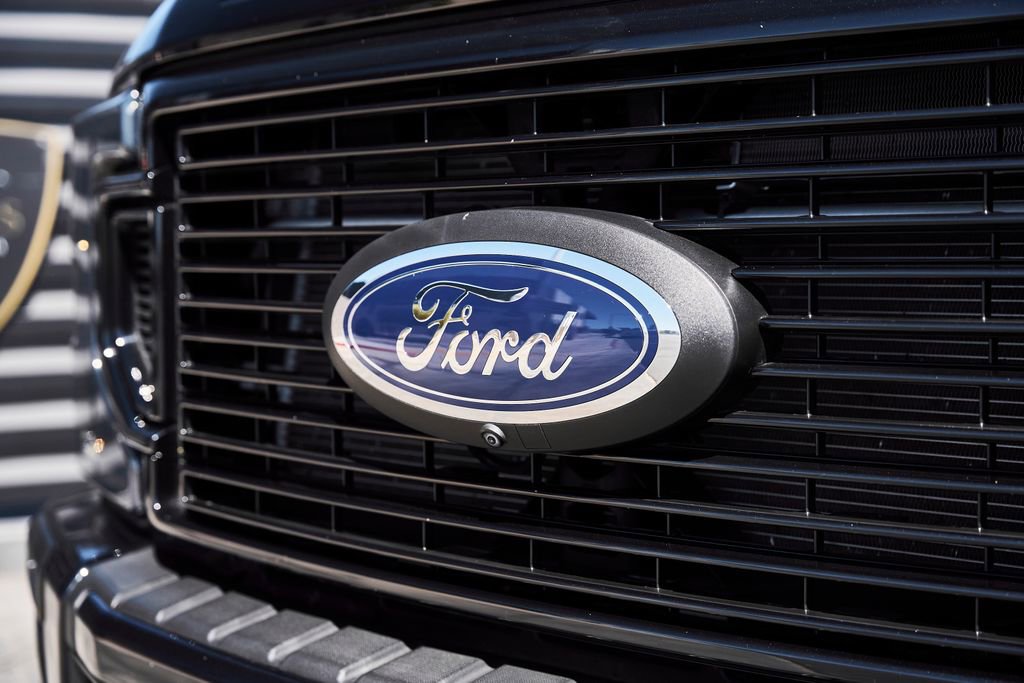 Used 2022 Ford F450 Limited w/ FX4 Off-Road Package AWD/4WD image 9