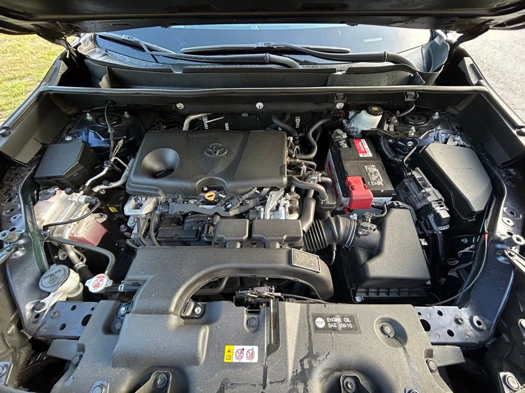 Used 2021 Toyota RAV4 XLE Premium FWD image 12