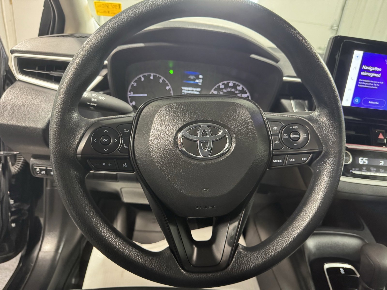 Used 2024 Toyota Corolla LE w/ LE Convenience Package image 24