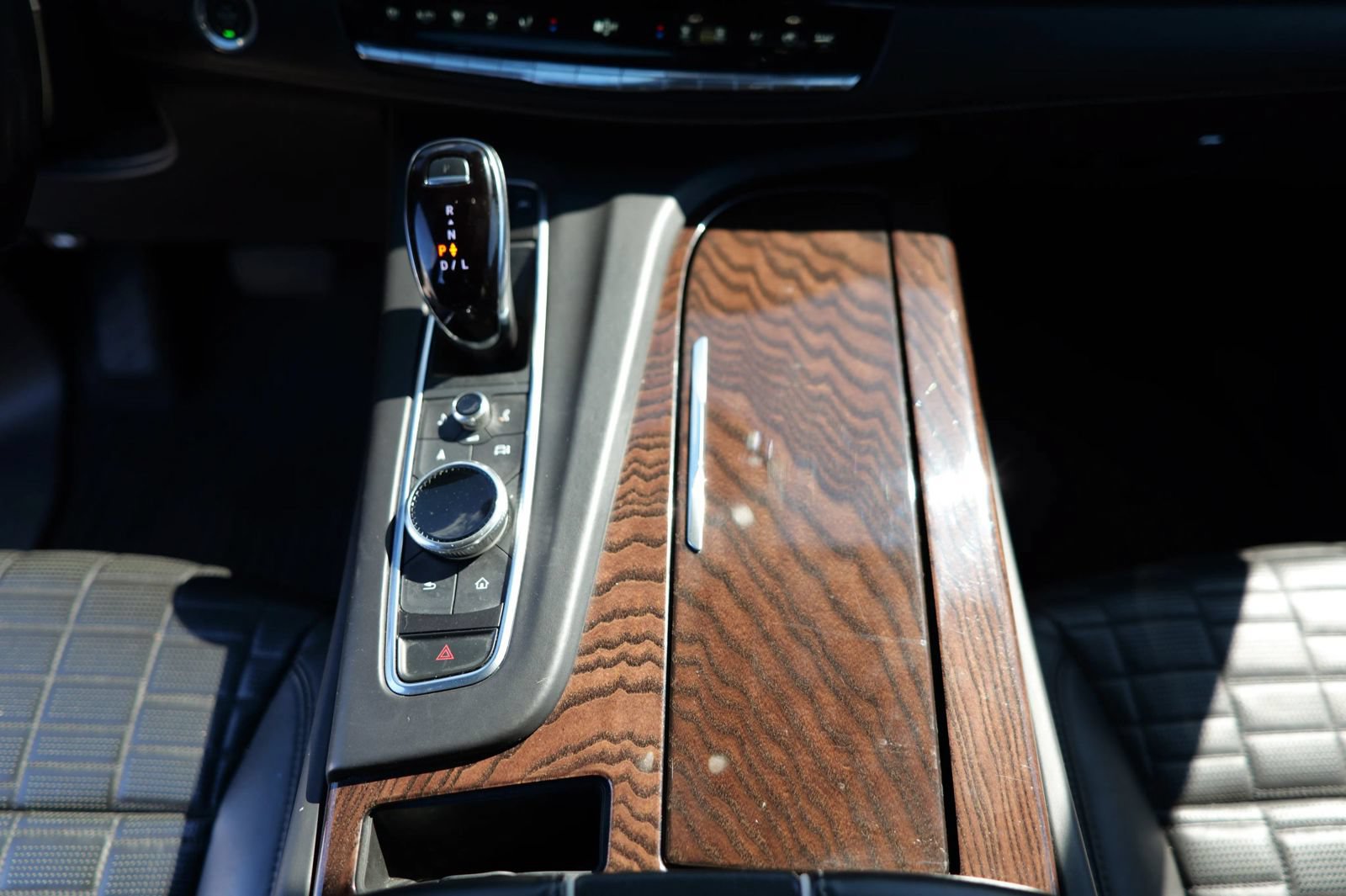 Used 2022 Cadillac Escalade ESV Sport Platinum AWD/4WD image 25