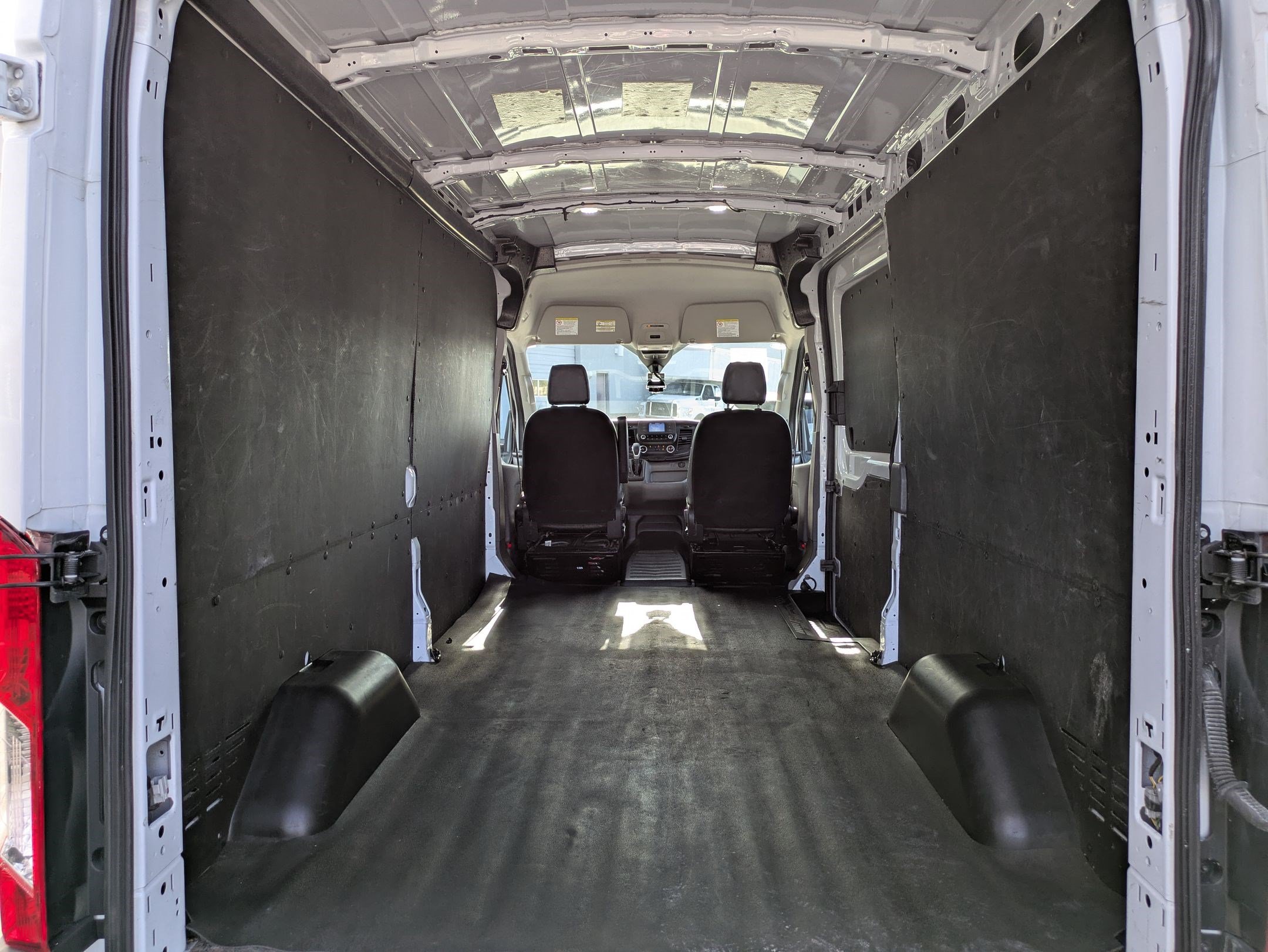 Used 2023 Ford Transit 250 Medium Roof AWD w/ Load Area Protection Package image 27