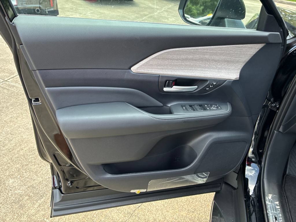 New 2026 Toyota Grand Highlander AWD image 12