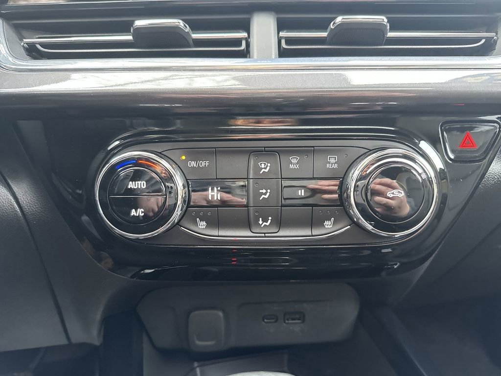 Used 2024 Chevrolet Trax ACTIV w/ Sunroof Package image 18