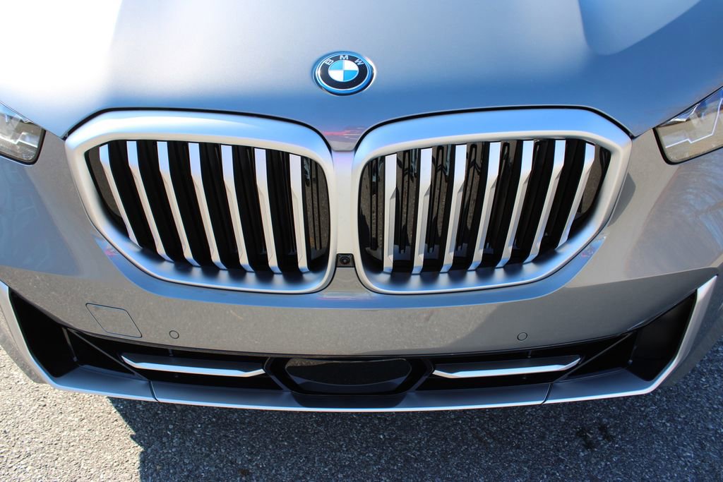 New 2026 BMW X5 xDrive50e w/ Climate Comfort Package image 54