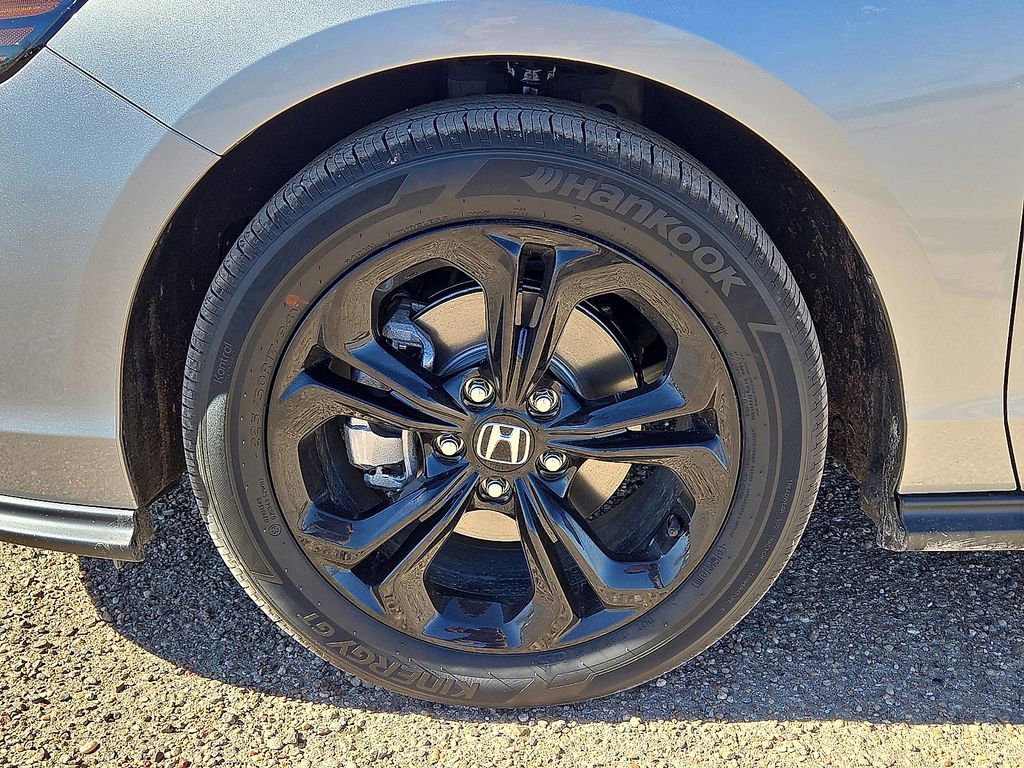 Used 2025 Honda Accord SE image 10