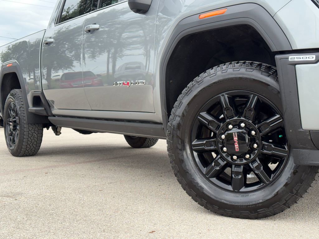 Used 2025 GMC Sierra 2500 AT4 w/ AT4 Premium Plus Package AWD/4WD image 2