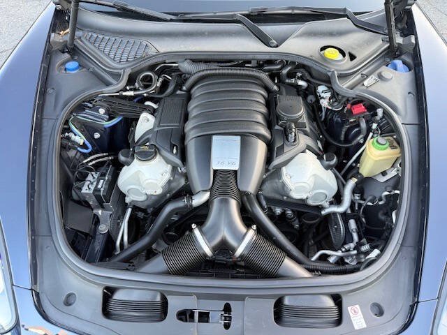 Used 2014 Porsche Panamera 4 AWD/4WD image 22