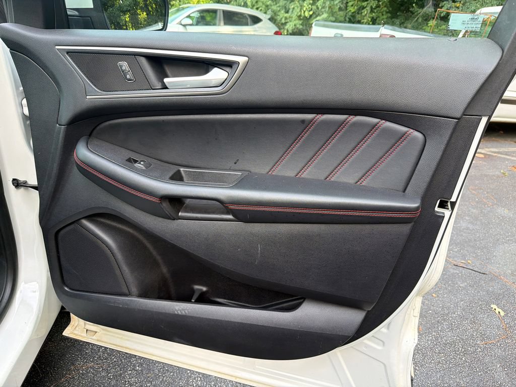 Used 2021 Ford Edge ST-Line FWD image 14