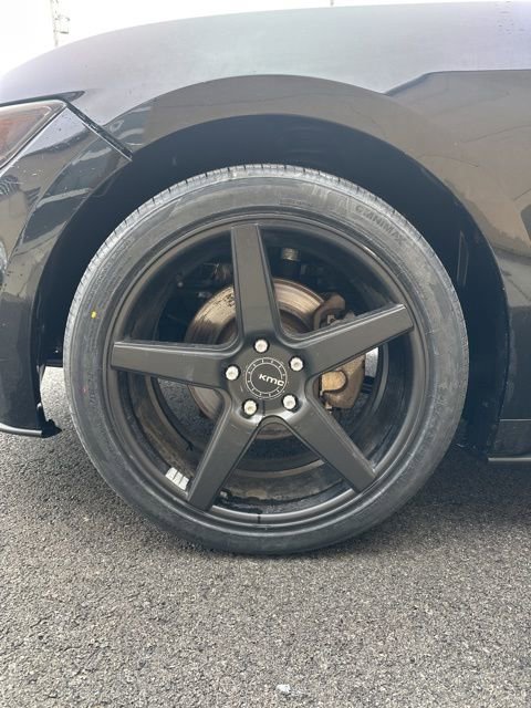 Used 2017 Ford Mustang EcoBoost image 25