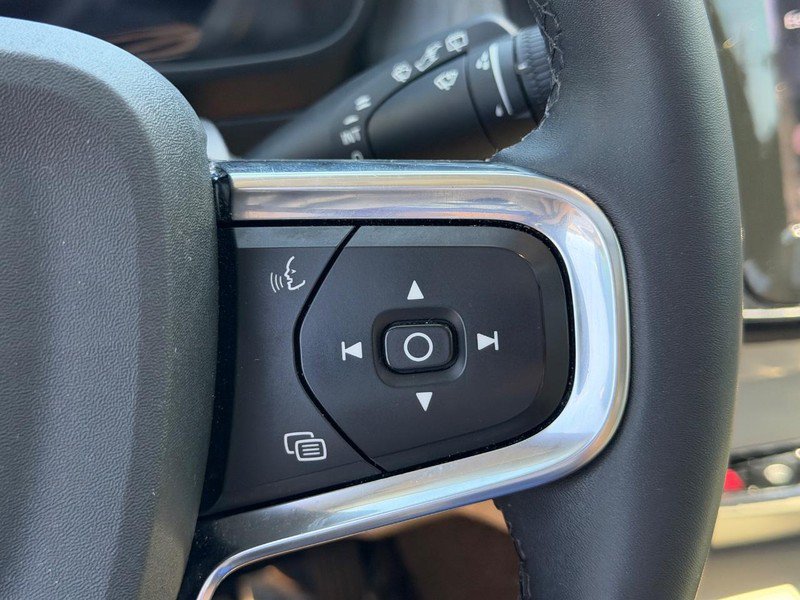 Certified 2024 Volvo XC40 B5 Plus w/ Climate Package AWD/4WD image 12