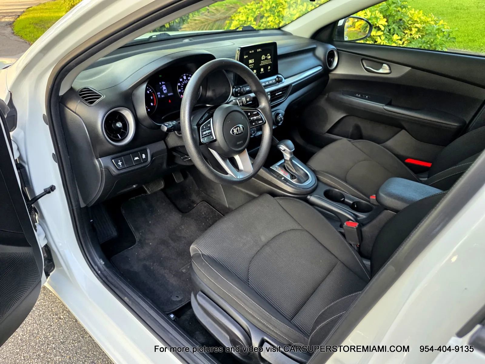 Used 2020 Kia Forte LXS FWD image 3
