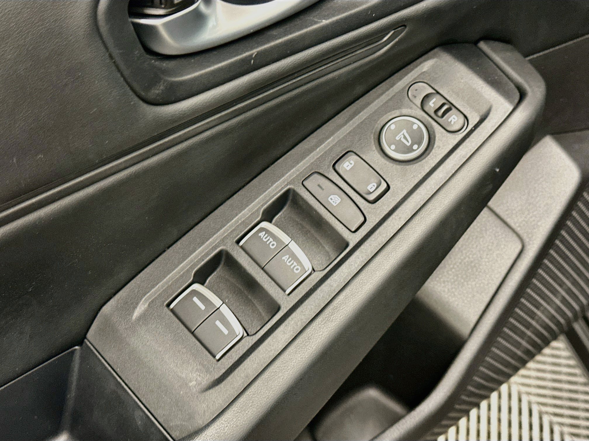 Used 2025 Honda Accord SE image 15