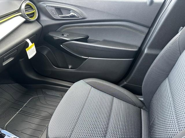 New 2026 Chevrolet Trax LT w/ Driver Confidence Package image 15