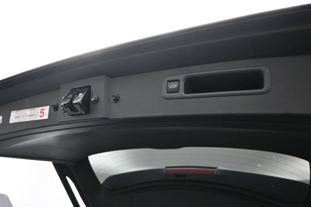Certified 2024 Toyota Highlander LE AWD/4WD image 31