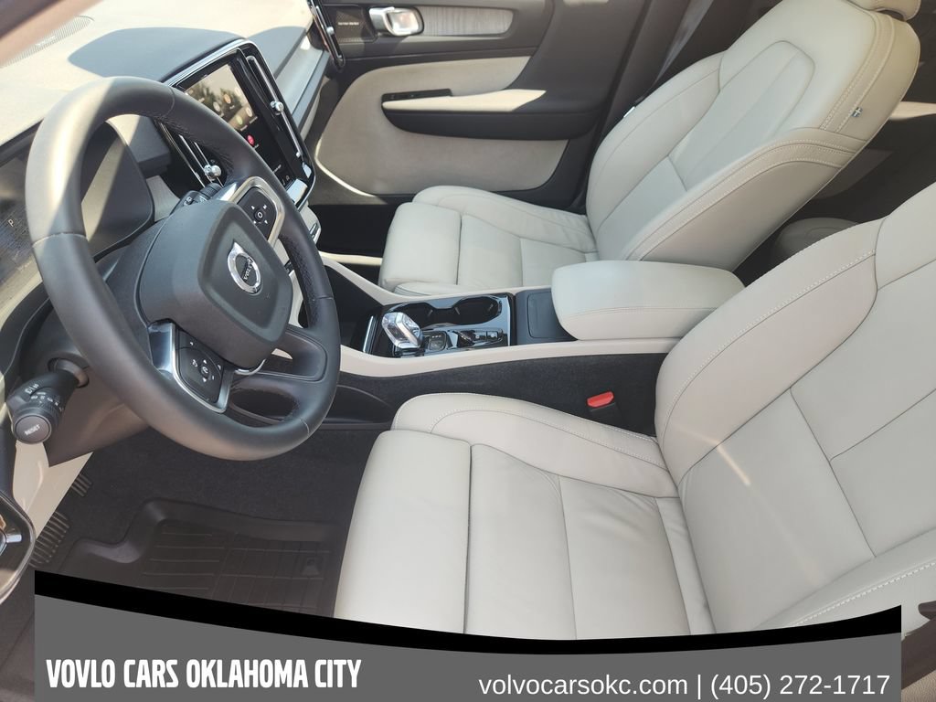 Certified 2024 Volvo XC40 B5 Plus w/ Protection Package Premier AWD/4WD image 11