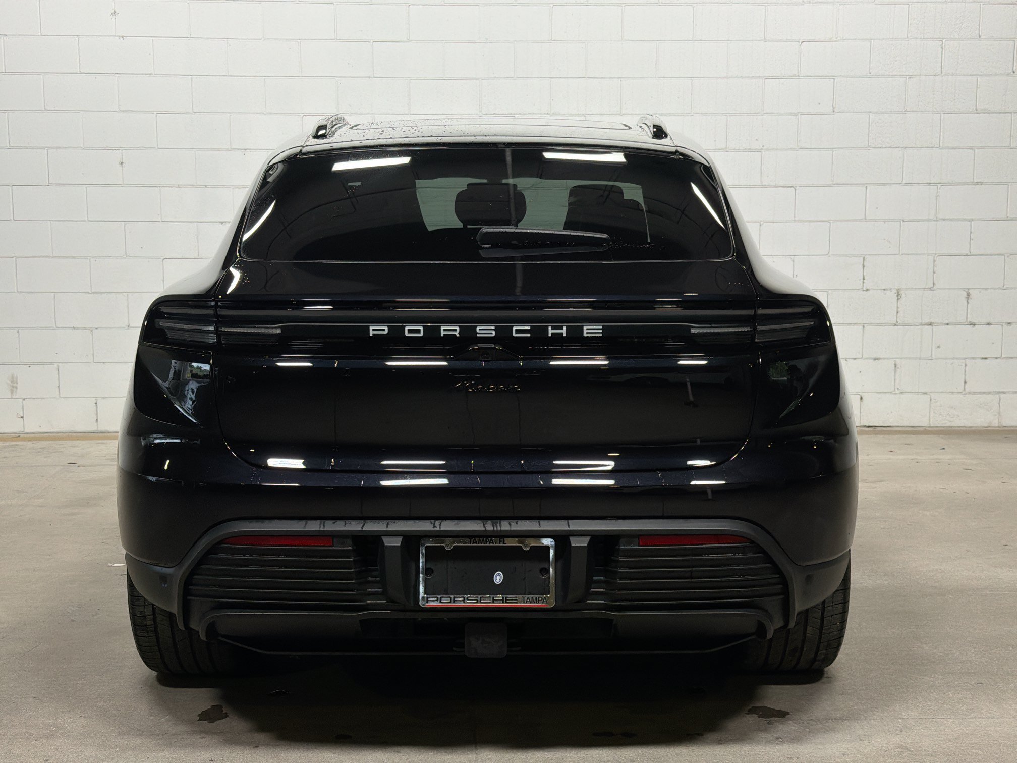 Certified 2026 Porsche Macan Electric RWD image 8