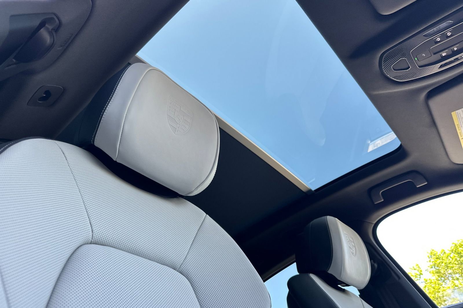 New 2025 Porsche Cayenne Coupe image 19