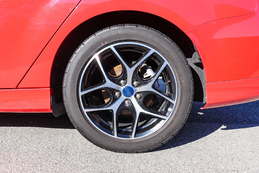 Used 2016 Ford Focus SE w/ SE Sport Package FWD image 10