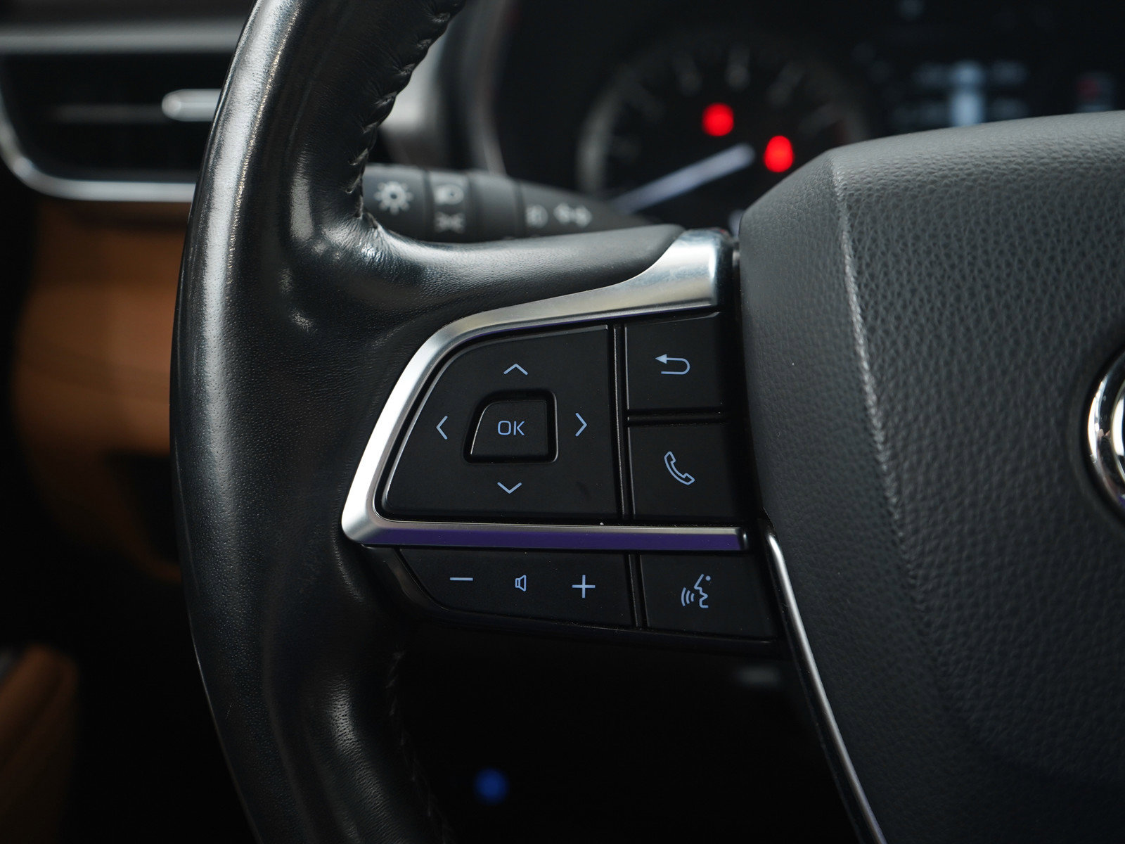 Used 2020 Toyota Highlander Platinum image 26