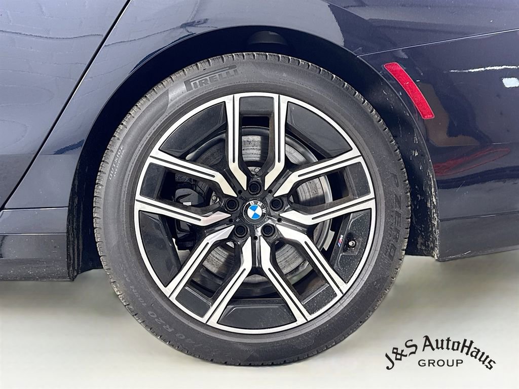 Used 2023 BMW 740i RWD image 39