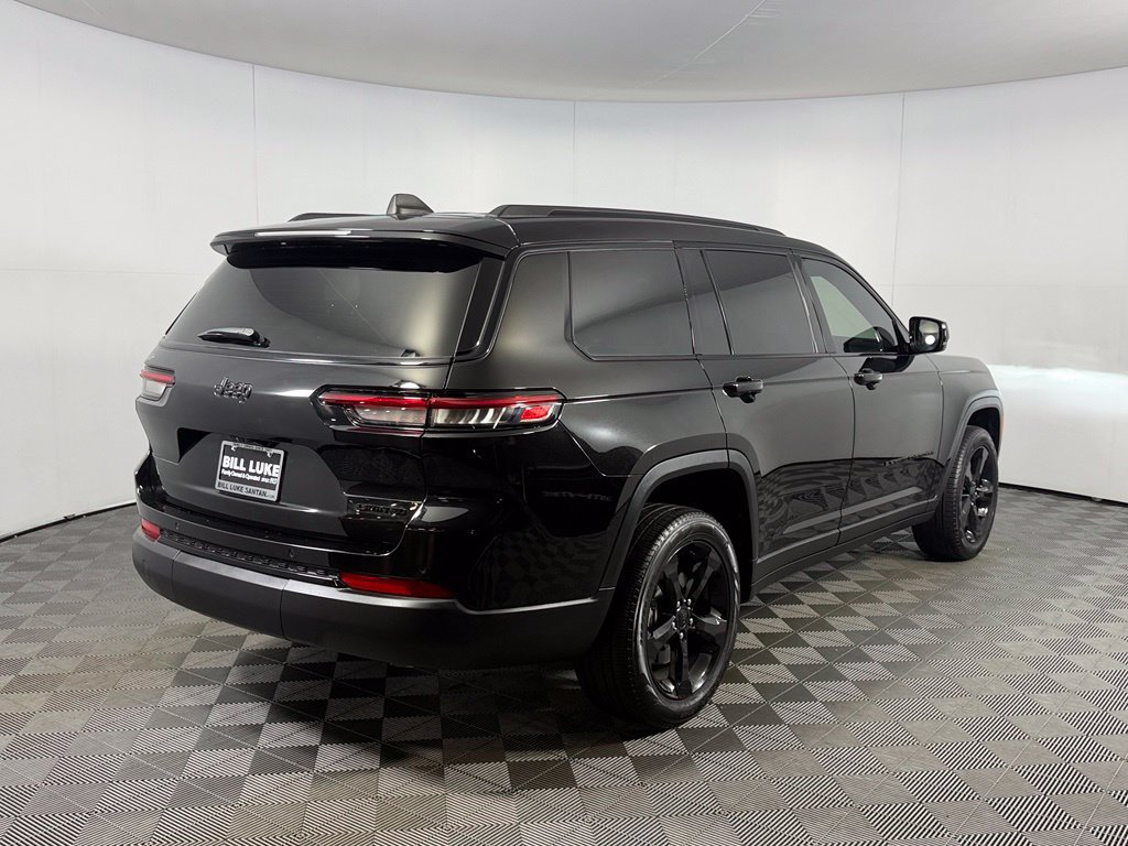 Used 2025 Jeep Grand Cherokee L Limited w/ Black Appearance Package RWD image 6