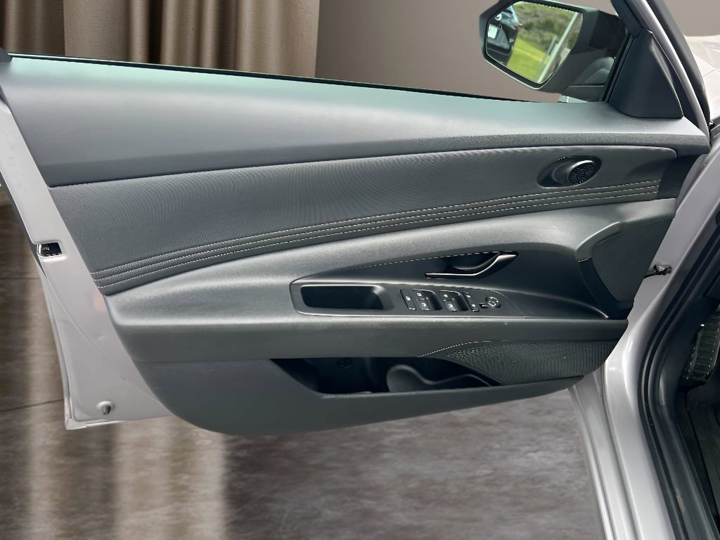 Used 2025 Hyundai Elantra Sport image 19