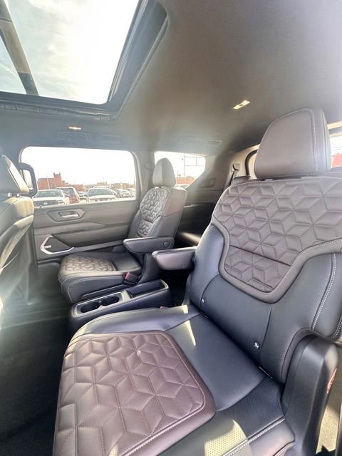 Certified 2025 Nissan Armada Platinum image 32