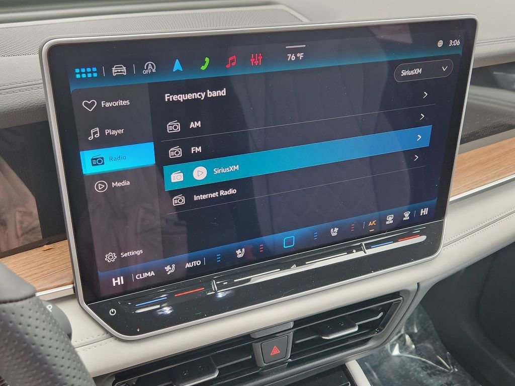 New 2026 Volkswagen Tiguan SEL R-Line image 8