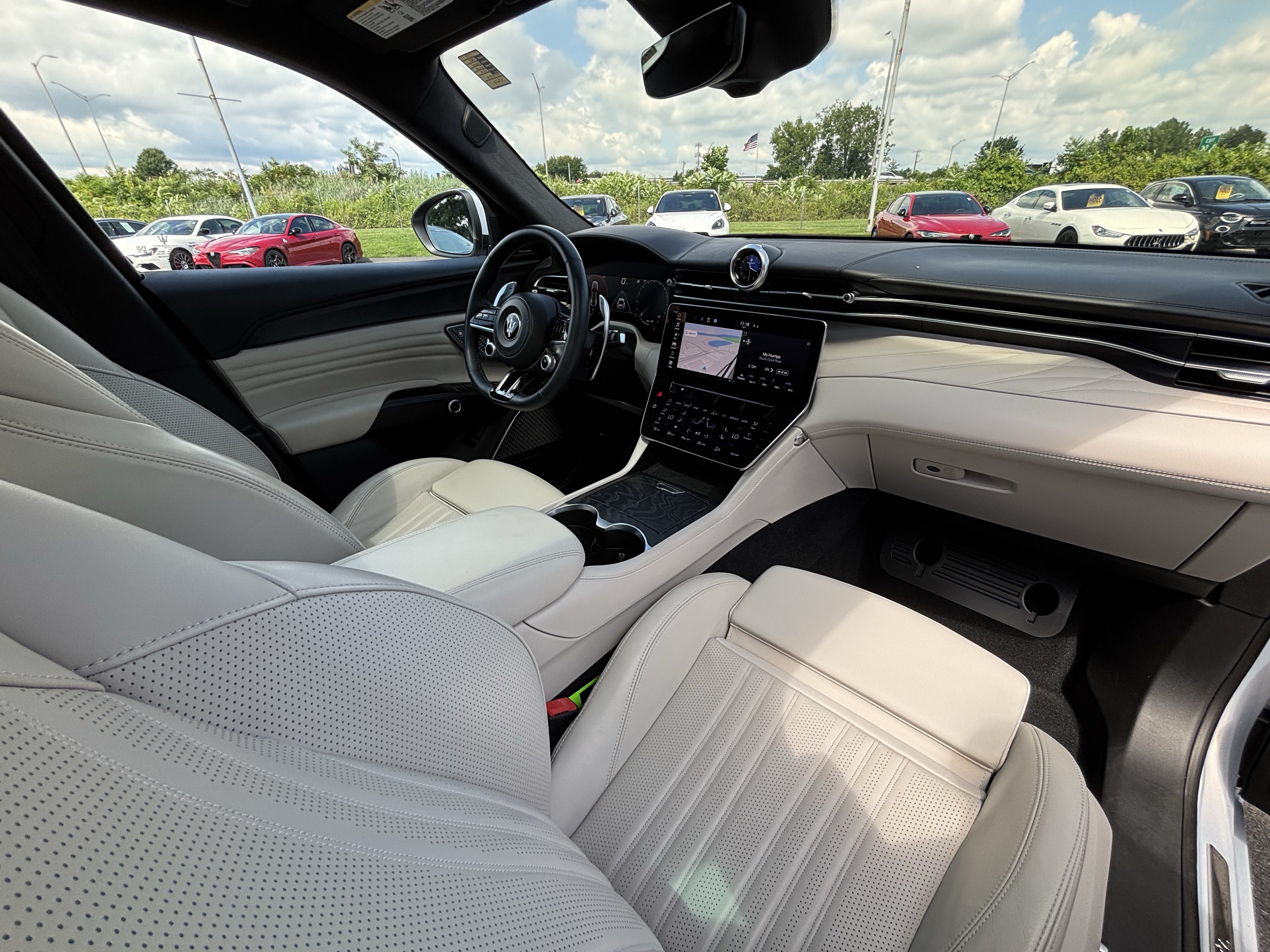 Used 2023 Maserati Grecale Modena AWD/4WD image 36