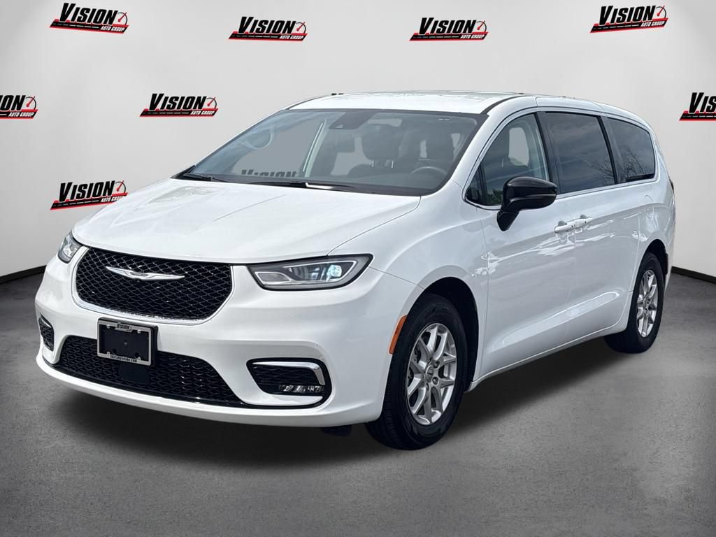 Used 2024 Chrysler Pacifica Touring-L