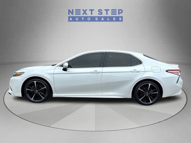 Used 2018 Toyota Camry XSE FWD image 4