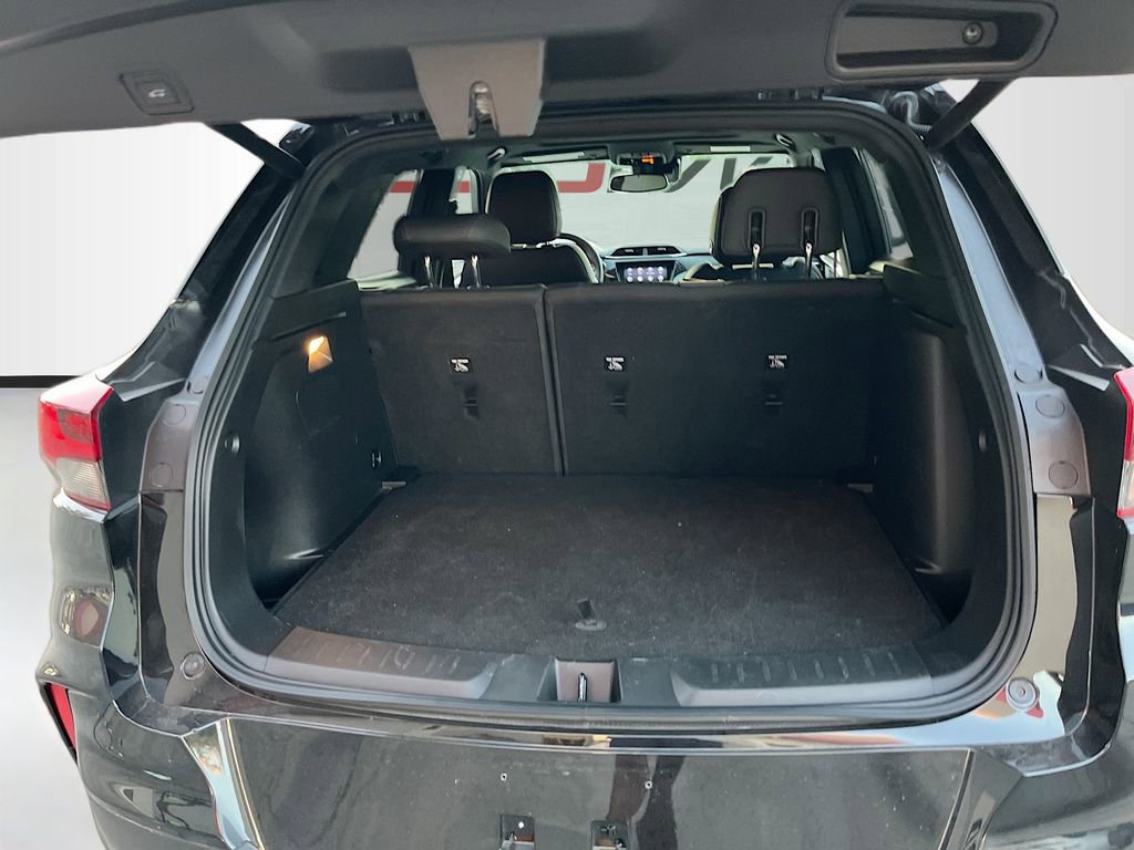 Used 2023 Chevrolet TrailBlazer RS w/ Sun and Liftgate Package image 25