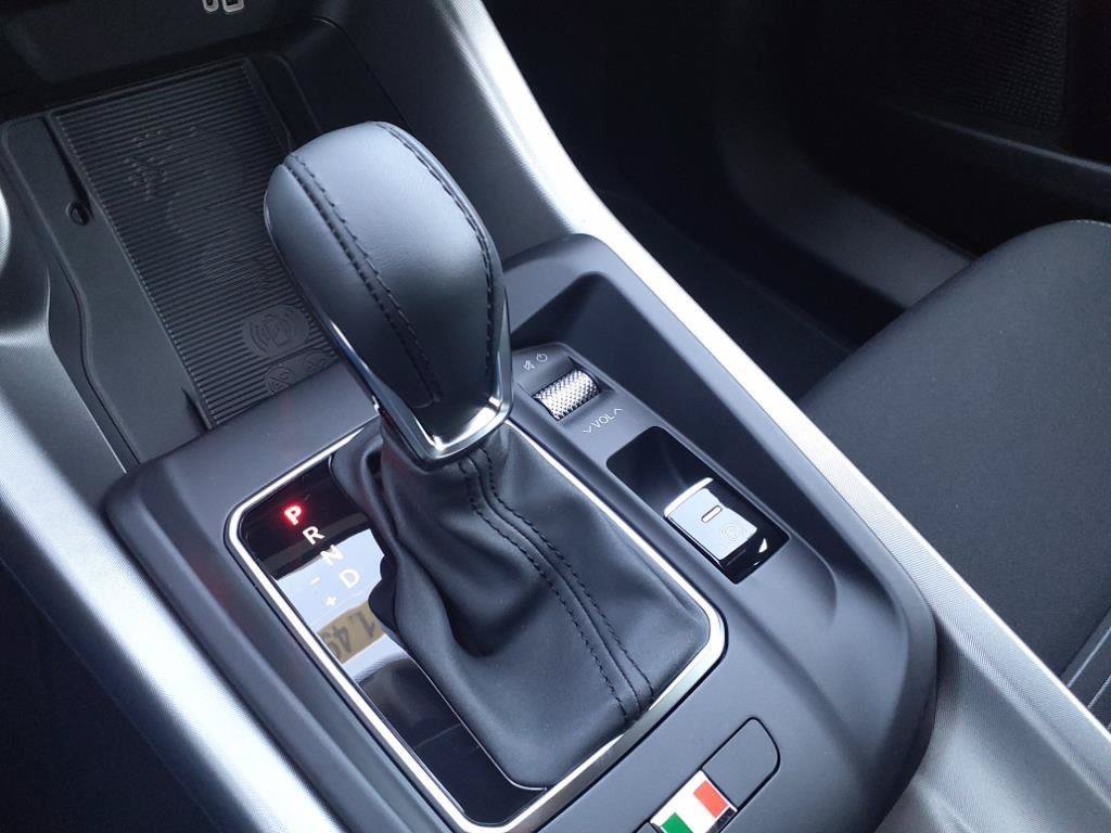 New 2025 Alfa Romeo Tonale AWD/4WD image 12