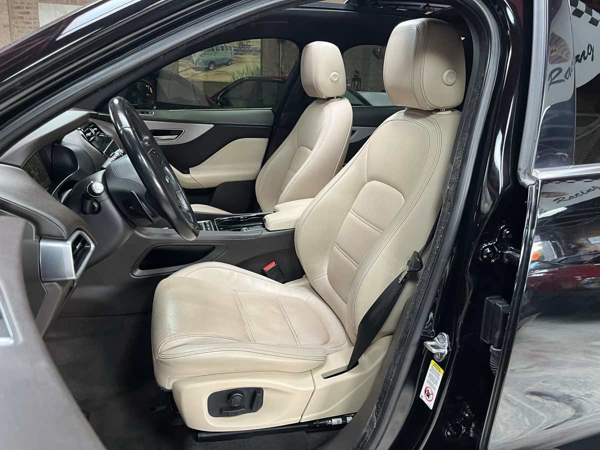 Used 2017 Jaguar F-PACE Prestige AWD/4WD image 19