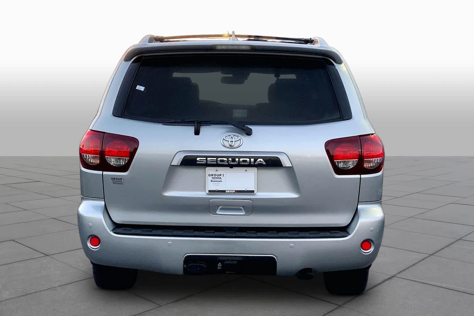 Used 2020 Toyota Sequoia Platinum RWD image 5