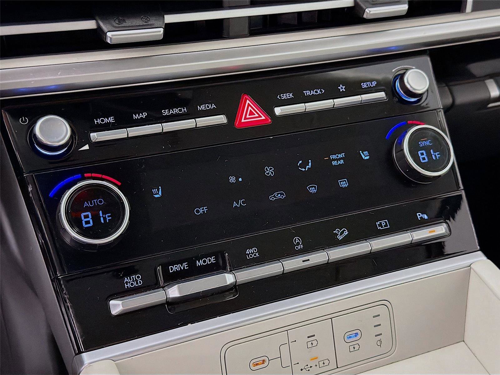 Used 2025 Hyundai Santa Fe SEL AWD/4WD image 16