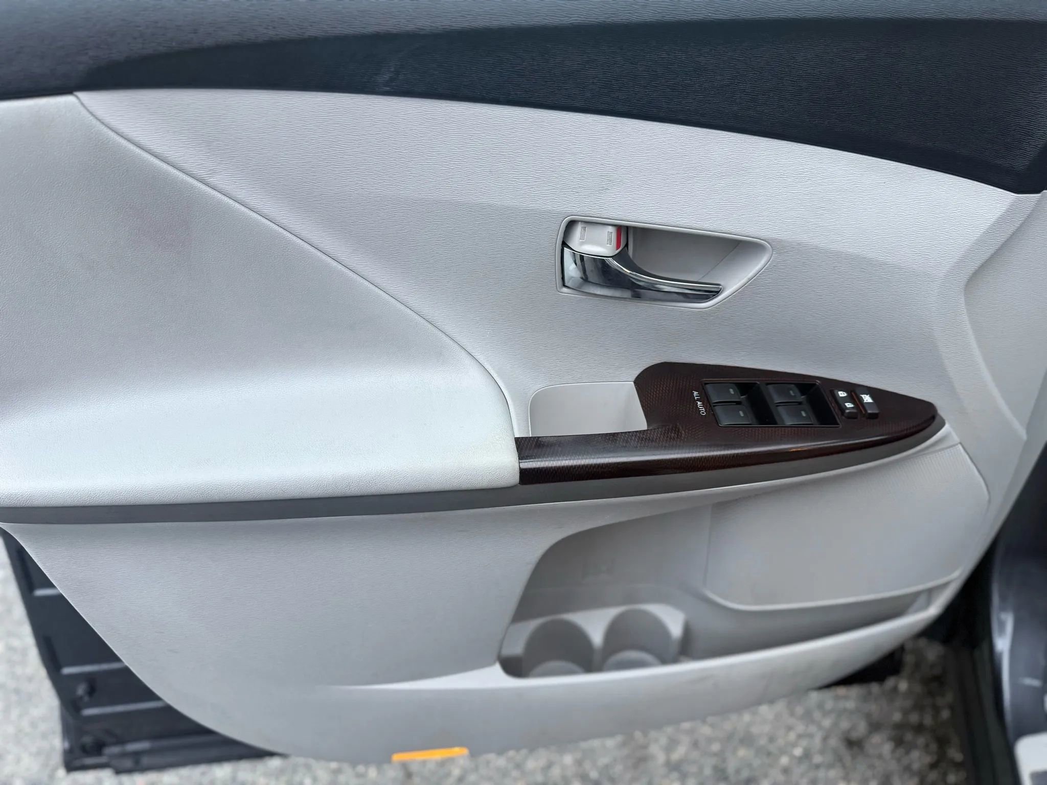 Used 2010 Toyota Venza AWD image 26